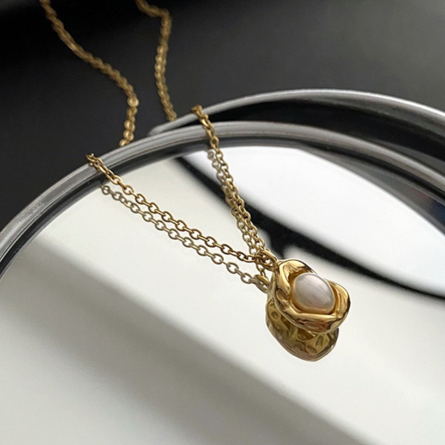 Ariel 2025 necklace shell