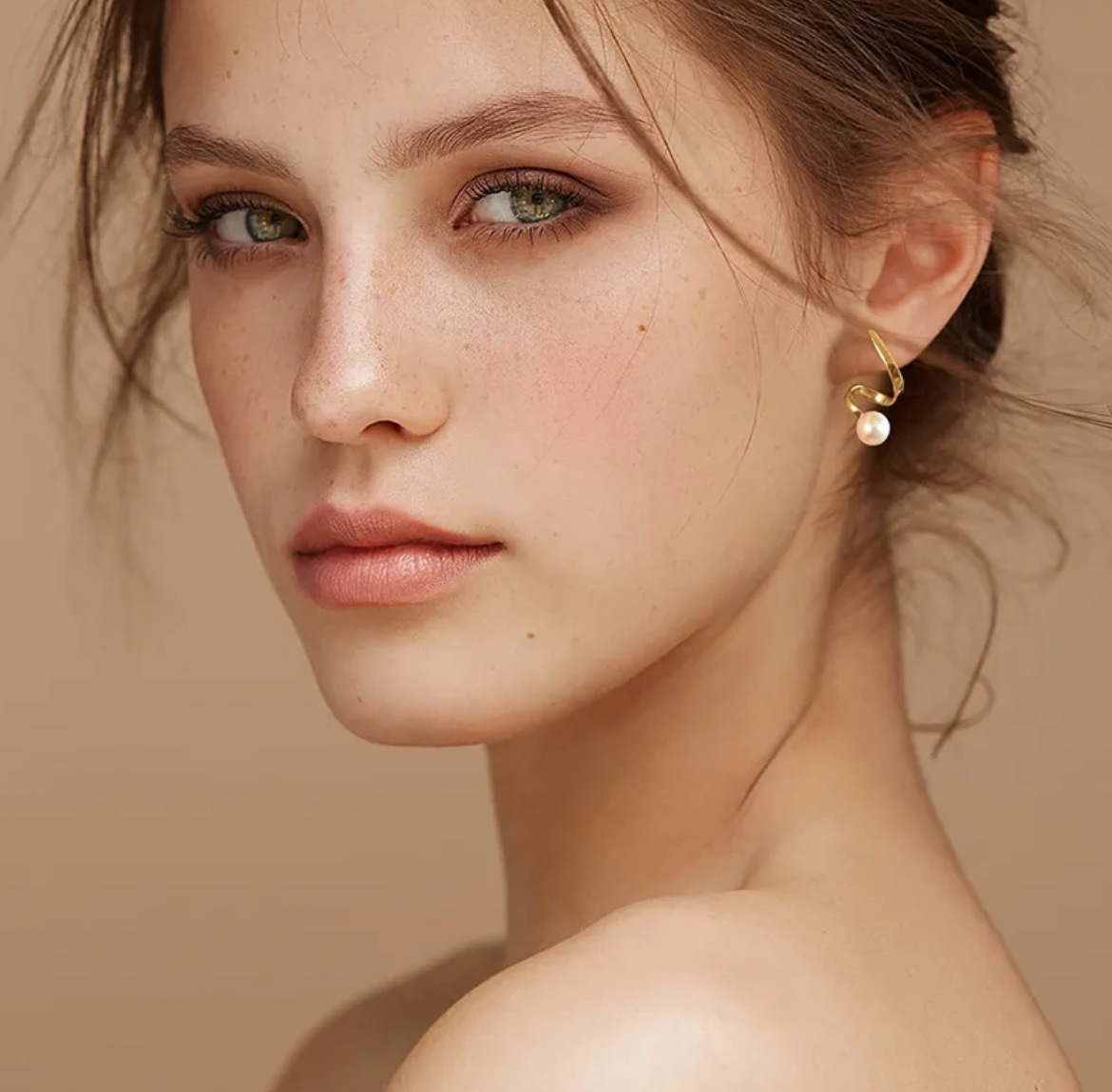 Hazel Studs