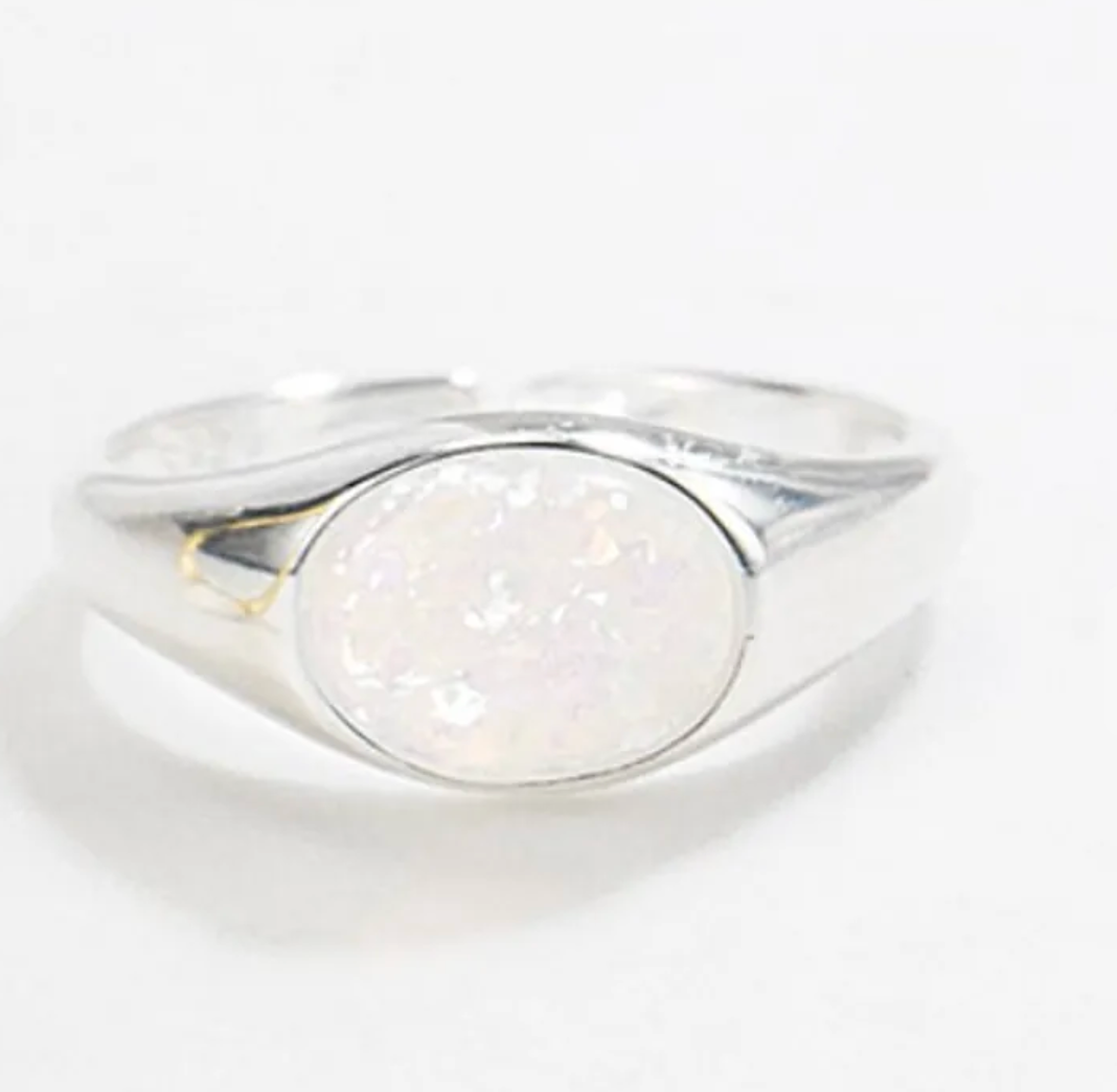 Selita Ring